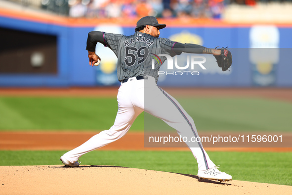 New York Mets starting pitcher Sean Manaea #59 throws during the first inning of the baseball game against the Philadelphia Phillies at Citi...