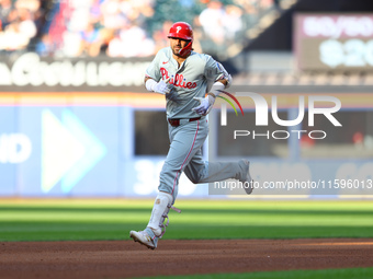 Philadelphia Phillies' Nick Castellanos #8 rounds the bases after homering during the fifth inning of a baseball game against the New York M...