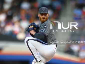 New York Mets relief pitcher Reed Garrett #75 throws during the eighth inning of the baseball game against the Philadelphia Phillies at Citi...