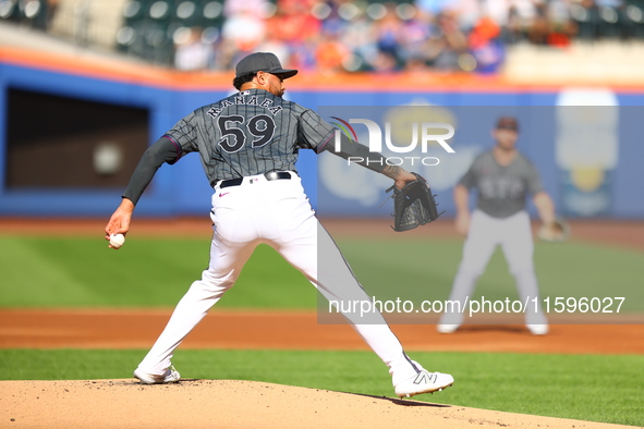 New York Mets starting pitcher Sean Manaea #59 throws during the first inning of the baseball game against the Philadelphia Phillies at Citi...