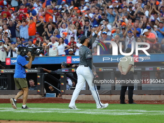 New York Mets starting pitcher Sean Manaea #59 leaves the game during the eighth inning of the baseball game against the Philadelphia Philli...