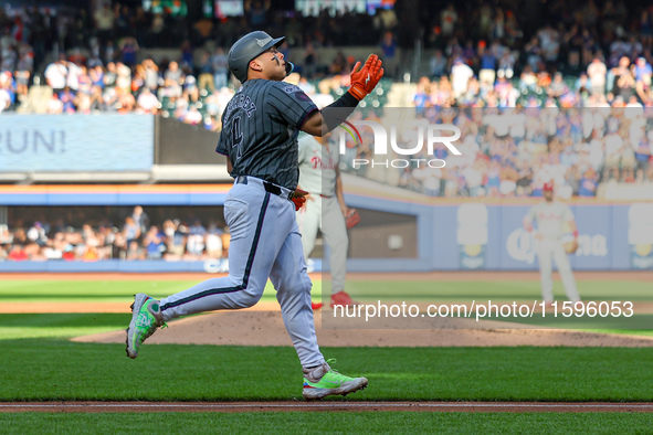 Francisco Alvarez #4 of the New York Mets homers during the second inning of the baseball game against the Philadelphia Phillies at Citi Fie...