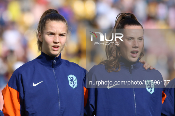 Femke Liefting and Louise van Oosten of the Netherlands warm up during the FIFA U-20 Women's World Cup Colombia 2024 third-place match betwe...