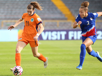 Savannah King of the United States and Diana Apollonia Remmers of the Netherlands fight for the ball during the FIFA U-20 Women's World Cup...