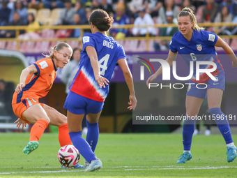 Jordyn Bugg of the United States and Fleur Jansje Margaretha Stoit of the Netherlands fight for the ball during the FIFA U-20 Women's World...