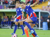 Claire Hutton of the United States controls the ball during the FIFA U-20 Women's World Cup Colombia 2024 third-place match between the Neth...