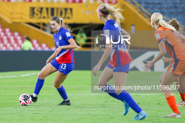 Leah Klenke of the United States controls the ball during the FIFA U-20 Women's World Cup Colombia 2024 third-place match between the Nether...