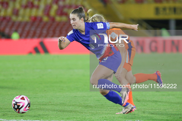 Ally Sentnor of the United States controls the ball during the FIFA U-20 Women's World Cup Colombia 2024 third-place match between the Nethe...