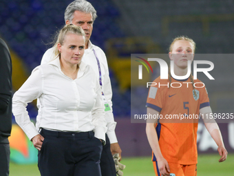 Roos Kwakkenbos, coach of the Netherlands, and Femke Liefting during the FIFA U-20 Women's World Cup Colombia 2024 third-place match between...