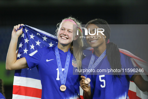 Maddie Dahlien and Elise Aminta Evans of the United States celebrate victory during the FIFA U-20 Women's World Cup Colombia 2024 third-plac...