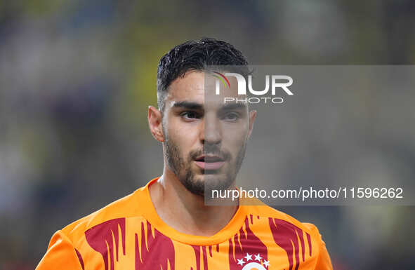 Kaan Ayhan of Galatasaray  looks on during the Turkey Süper Ligue Round 5 between Fenerbahçe SK vs Galatasaray S.K., on September 21, 2024. 