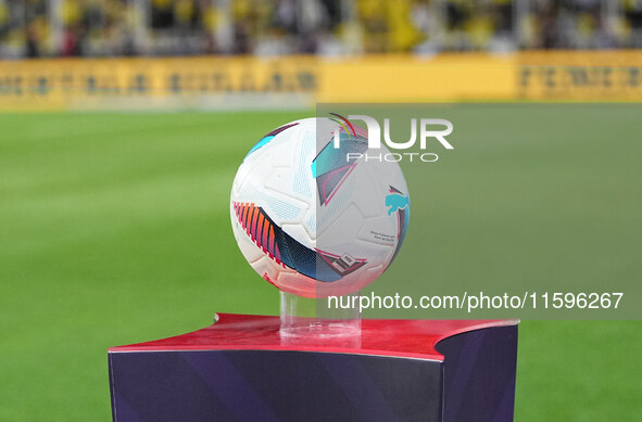    the ball during the Turkey Süper Ligue Round 5 between Fenerbahçe SK vs Galatasaray S.K., on September 21, 2024. 