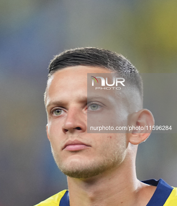 Sebastian Szymański of Fenerbahce  looks on during the Turkey Süper Ligue Round 5 between Fenerbahçe SK vs Galatasaray S.K., on September 21...