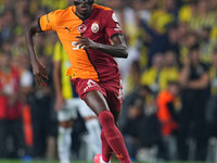 Victor Osimhen of Galatasaray  controls the ball during the Turkey Süper Ligue Round 5 between Fenerbahçe SK vs Galatasaray S.K., on Septemb...