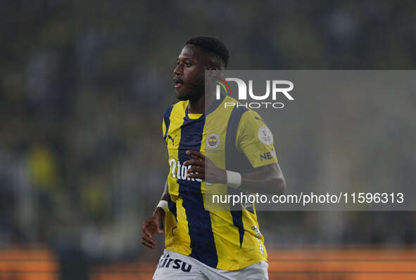 Fred of Fenerbahce  looks on during the Turkey Süper Ligue Round 5 between Fenerbahçe SK vs Galatasaray S.K., on September 21, 2024. 