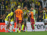 Edin Dzeko of Fenerbahce  gestures during the Turkey Süper Ligue Round 5 between Fenerbahçe SK vs Galatasaray S.K., on September 21, 2024. (