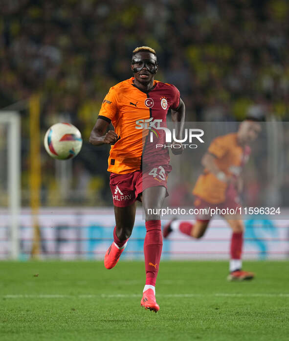 Victor Osimhen of Galatasaray  controls the ball during the Turkey Süper Ligue Round 5 between Fenerbahçe SK vs Galatasaray S.K., on Septemb...