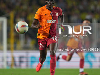 Victor Osimhen of Galatasaray  controls the ball during the Turkey Süper Ligue Round 5 between Fenerbahçe SK vs Galatasaray S.K., on Septemb...