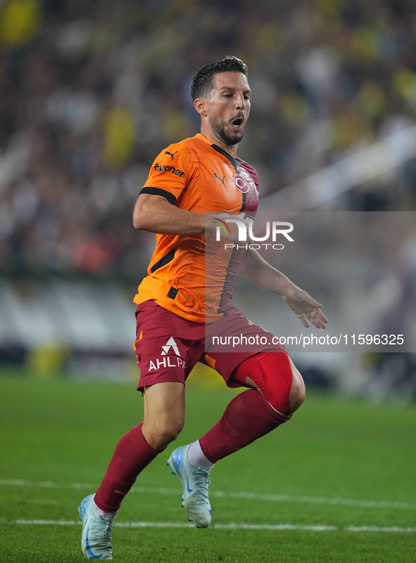 Dries Mertens of Galatasaray  looks on during the Turkey Süper Ligue Round 5 between Fenerbahçe SK vs Galatasaray S.K., on September 21, 202...