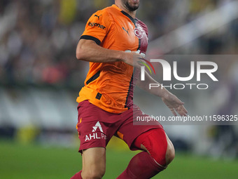 Dries Mertens of Galatasaray  looks on during the Turkey Süper Ligue Round 5 between Fenerbahçe SK vs Galatasaray S.K., on September 21, 202...