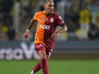 Lucas Torreira of Galatasaray  controls the ball during the Turkey Süper Ligue Round 5 between Fenerbahçe SK vs Galatasaray S.K., on Septemb...