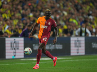 Victor Osimhen of Galatasaray  controls the ball during the Turkey Süper Ligue Round 5 between Fenerbahçe SK vs Galatasaray S.K., on Septemb...