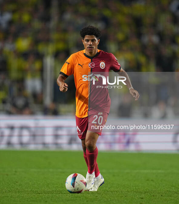 Gabriel Sara of Galatasaray  controls the ball during the Turkey Süper Ligue Round 5 between Fenerbahçe SK vs Galatasaray S.K., on September...