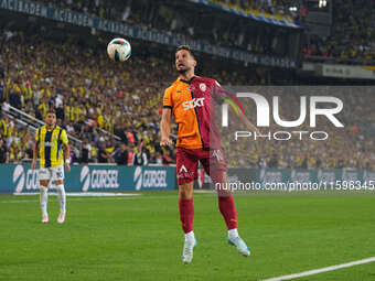 Dries Mertens of Galatasaray  controls the ball during the Turkey Süper Ligue Round 5 between Fenerbahçe SK vs Galatasaray S.K., on Septembe...