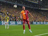 Dries Mertens of Galatasaray  controls the ball during the Turkey Süper Ligue Round 5 between Fenerbahçe SK vs Galatasaray S.K., on Septembe...