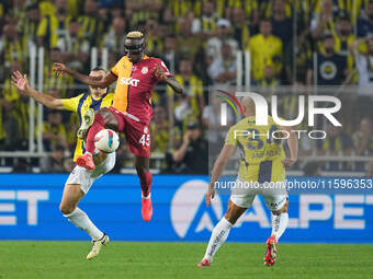 Victor Osimhen of Galatasaray  controls the ball during the Turkey Süper Ligue Round 5 between Fenerbahçe SK vs Galatasaray S.K., on Septemb...