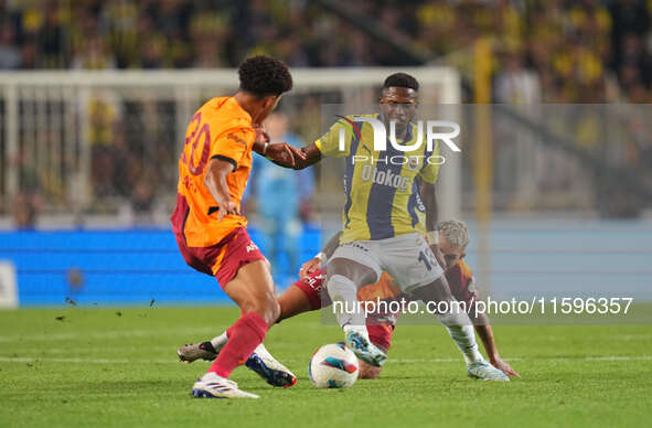 Fred of Fenerbahce  controls the ball during the Turkey Süper Ligue Round 5 between Fenerbahçe SK vs Galatasaray S.K., on September 21, 2024...