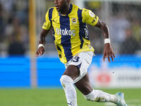 Fred of Fenerbahce  looks on during the Turkey Süper Ligue Round 5 between Fenerbahçe SK vs Galatasaray S.K., on September 21, 2024. (