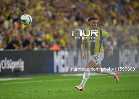 Dusan Tadic of Fenerbahce  controls the ball during the Turkey Süper Ligue Round 5 between Fenerbahçe SK vs Galatasaray S.K., on September 2...