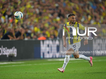 Dusan Tadic of Fenerbahce  controls the ball during the Turkey Süper Ligue Round 5 between Fenerbahçe SK vs Galatasaray S.K., on September 2...