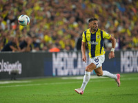 Dusan Tadic of Fenerbahce  controls the ball during the Turkey Süper Ligue Round 5 between Fenerbahçe SK vs Galatasaray S.K., on September 2...