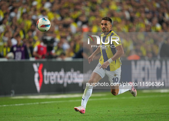 Dusan Tadic of Fenerbahce  controls the ball during the Turkey Süper Ligue Round 5 between Fenerbahçe SK vs Galatasaray S.K., on September 2...