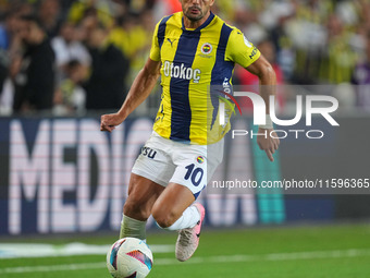 Dusan Tadic of Fenerbahce  controls the ball during the Turkey Süper Ligue Round 5 between Fenerbahçe SK vs Galatasaray S.K., on September 2...