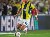 Dusan Tadic of Fenerbahce  controls the ball during the Turkey Süper Ligue Round 5 between Fenerbahçe SK vs Galatasaray S.K., on September 2...