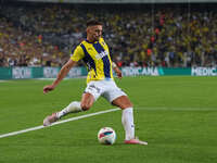 Dusan Tadic of Fenerbahce  controls the ball during the Turkey Süper Ligue Round 5 between Fenerbahçe SK vs Galatasaray S.K., on September 2...