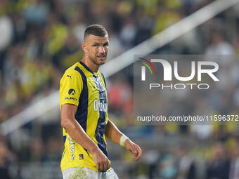 Edin Dzeko of Fenerbahce  looks on during the Turkey Süper Ligue Round 5 between Fenerbahçe SK vs Galatasaray S.K., on September 21, 2024. (