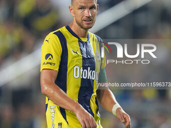 Edin Dzeko of Fenerbahce  looks on during the Turkey Süper Ligue Round 5 between Fenerbahçe SK vs Galatasaray S.K., on September 21, 2024. (