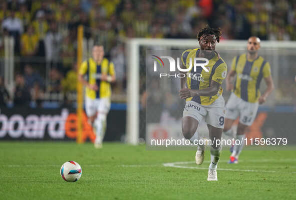 Allan Saint-Maximin of Fenerbahce  controls the ball during the Turkey Süper Ligue Round 5 between Fenerbahçe SK vs Galatasaray S.K., on Sep...