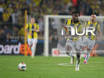 Allan Saint-Maximin of Fenerbahce  controls the ball during the Turkey Süper Ligue Round 5 between Fenerbahçe SK vs Galatasaray S.K., on Sep...