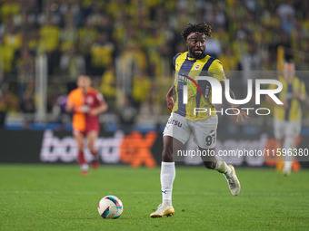 Allan Saint-Maximin of Fenerbahce  controls the ball during the Turkey Süper Ligue Round 5 between Fenerbahçe SK vs Galatasaray S.K., on Sep...