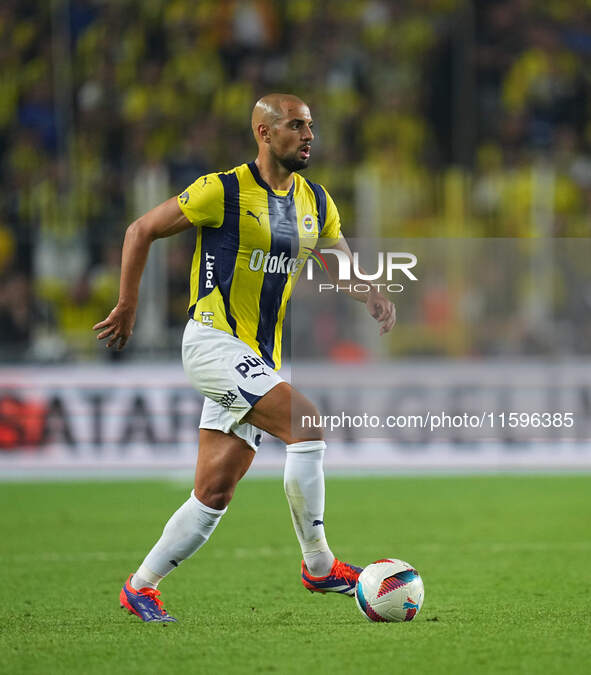 Sofyan Amrabat of Fenerbahce  controls the ball during the Turkey Süper Ligue Round 5 between Fenerbahçe SK vs Galatasaray S.K., on Septembe...