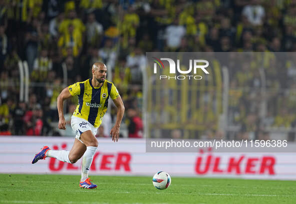 Sofyan Amrabat of Fenerbahce  controls the ball during the Turkey Süper Ligue Round 5 between Fenerbahçe SK vs Galatasaray S.K., on Septembe...