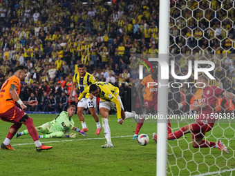 Victor Nelsson of Galatasaray  saves during the Turkey Süper Ligue Round 5 between Fenerbahçe SK vs Galatasaray S.K., on September 21, 2024....