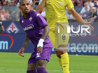 Domilson Cordeiro Dos Santos Dodo of ACF Fiorentina and Matteo Guendouzi of SS Lazio, during  the Italian Serie A football match between ACF...