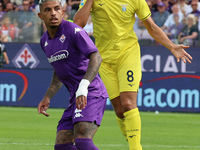 Domilson Cordeiro Dos Santos Dodo of ACF Fiorentina and Matteo Guendouzi of SS Lazio, during  the Italian Serie A football match between ACF...