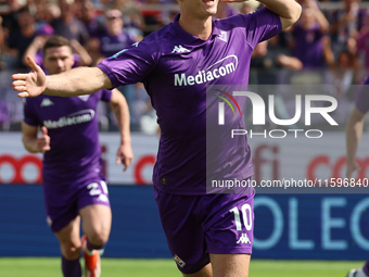 Albert Gudmundsson of ACF Fiorentina celebrates after scoring his team's goal during the Italian Serie A football match between ACF Fiorenti...